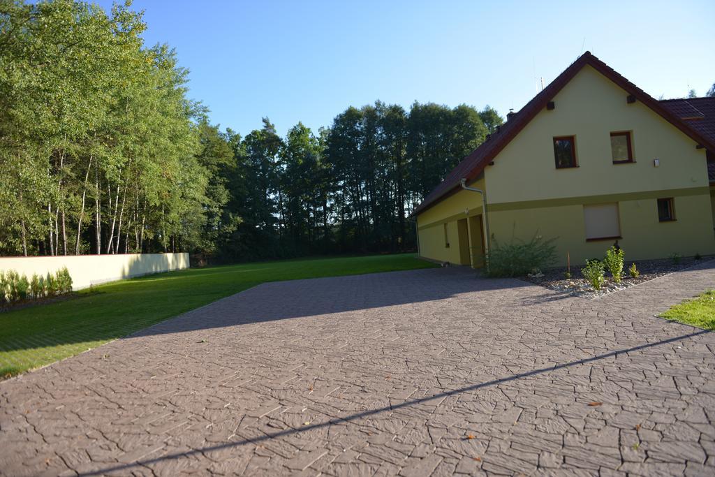 Penzion U Blatce Hotell Nové Hrady Exteriör bild