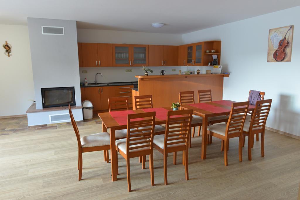 Penzion U Blatce Hotell Nové Hrady Exteriör bild