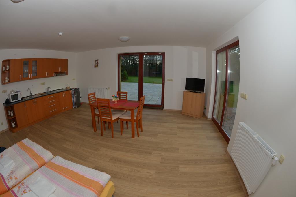 Penzion U Blatce Hotell Nové Hrady Rum bild