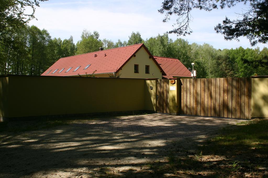 Penzion U Blatce Hotell Nové Hrady Exteriör bild